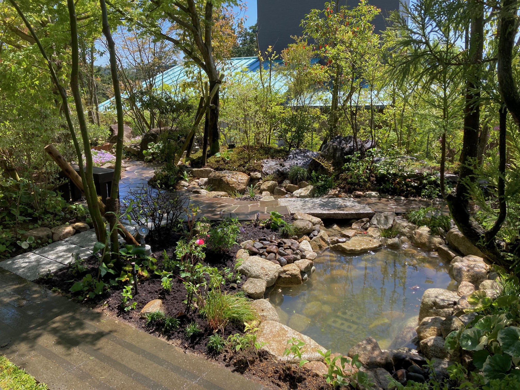美奈宜の杜の庭